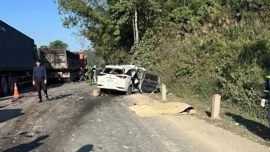 Lạng Sơn: Ô tô đi không đúng phần đường, dẫn đến tai nạn làm 4 người tử vong