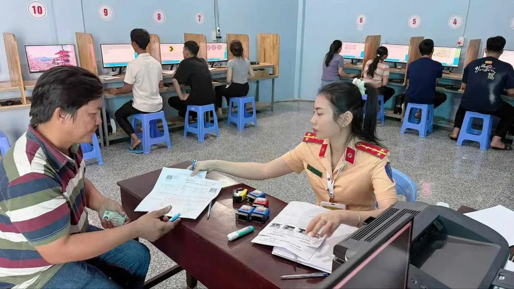 Sử dụng dữ liệu điện tử trong sát hạch, cấp đổi giấy phép lái xe
