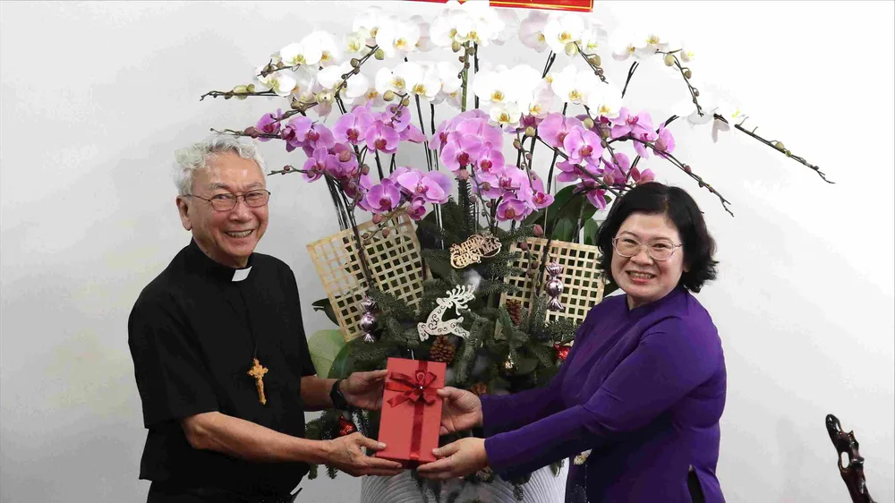 Lãnh đạo TPHCM thăm, chúc mừng tổ chức, cá nhân tiêu biểu đạo Công giáo