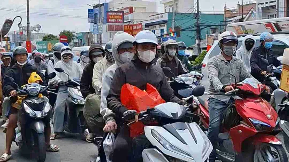 Ùn ứ phương tiện ở cửa ngõ phía Tây TPHCM