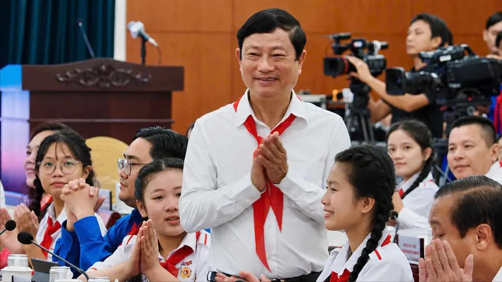 Lãnh đạo TPHCM gặp gỡ, lắng nghe thiếu nhi 