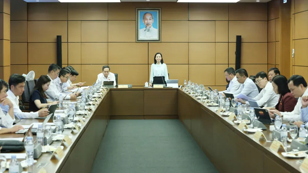 Quang cảnh phiên thảo luận tại tổ đại biểu Quốc hội TPHCM. Ảnh: QUANG PHÚC 