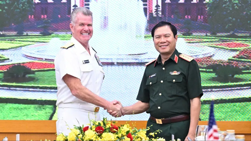 Đại tướng Nguyễn Tân Cương và Đô đốc Samuel Paparo tại cuộc hội kiến. Ảnh: VIẾT CHUNG
