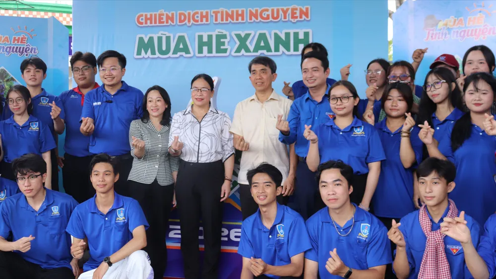 Lan tỏa tinh thần sống đẹp của những chiến sĩ tình nguyện