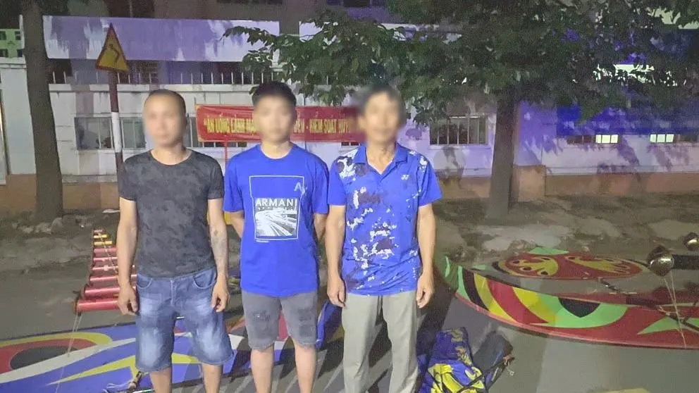 Công an TPHCM triệu tập 3 người thả diều gắn đèn uy hiếp an toàn hàng không