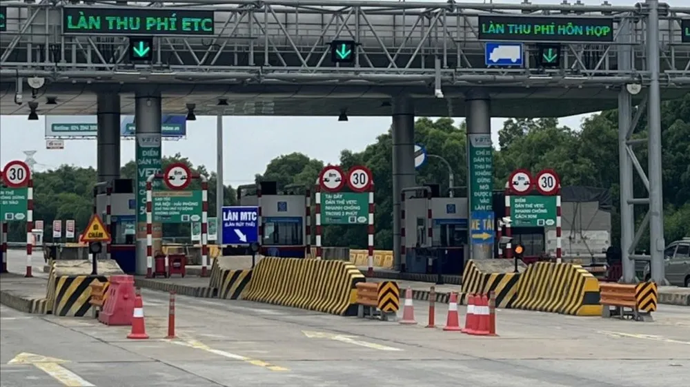 Làn thu phí không dừng trên cao tốc