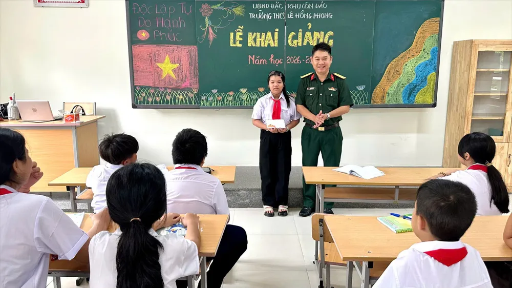Nâng bước em đến trường