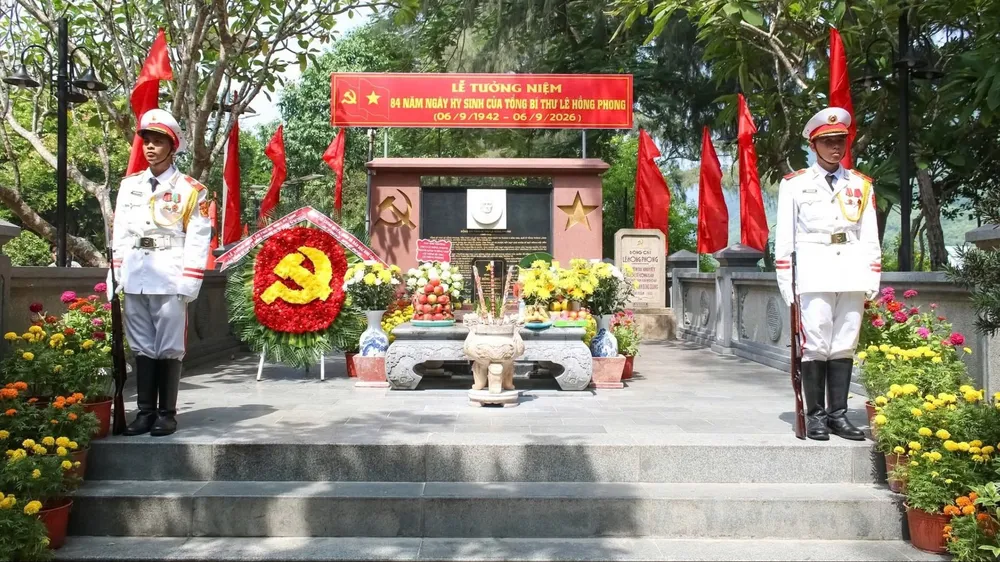 Đặc khu Côn Đảo tưởng niệm 84 năm ngày hy sinh của Tổng Bí thư Lê Hồng Phong