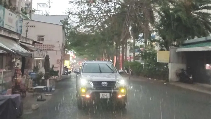 TPHCM: Đề phòng mưa to và triều cường dâng cao từ đêm 9-9