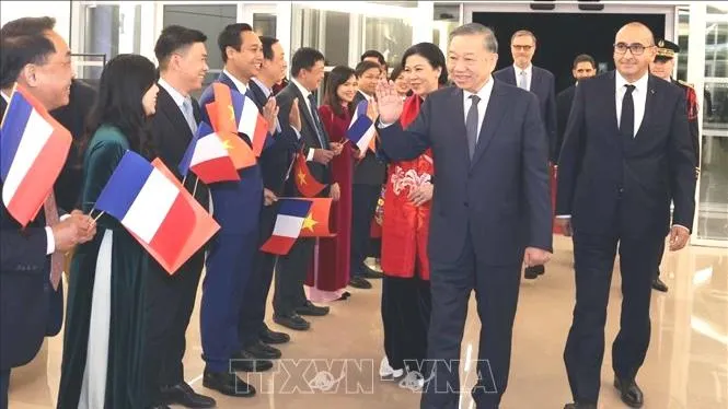 Tổng Bí thư, Chủ tịch nước Tô Lâm bắt đầu thăm chính thức Cộng hòa Pháp và dự Hội nghị Thượng đỉnh Không gian vũ trụ tại Paris