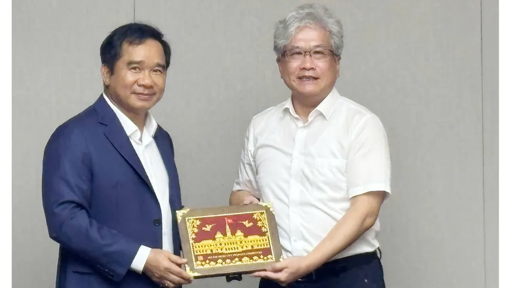 Chủ tịch UBND TPHCM Nguyễn Văn Được khảo sát khu mới Lâm Cảng tại Thượng Hải, Trung Quốc