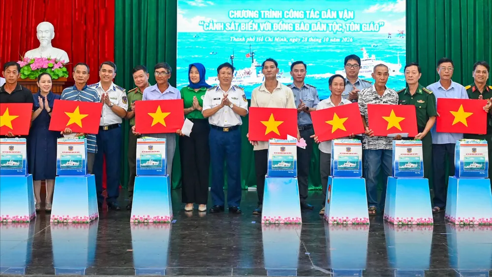 Cảnh sát biển với đồng bào dân tộc, tôn giáo
