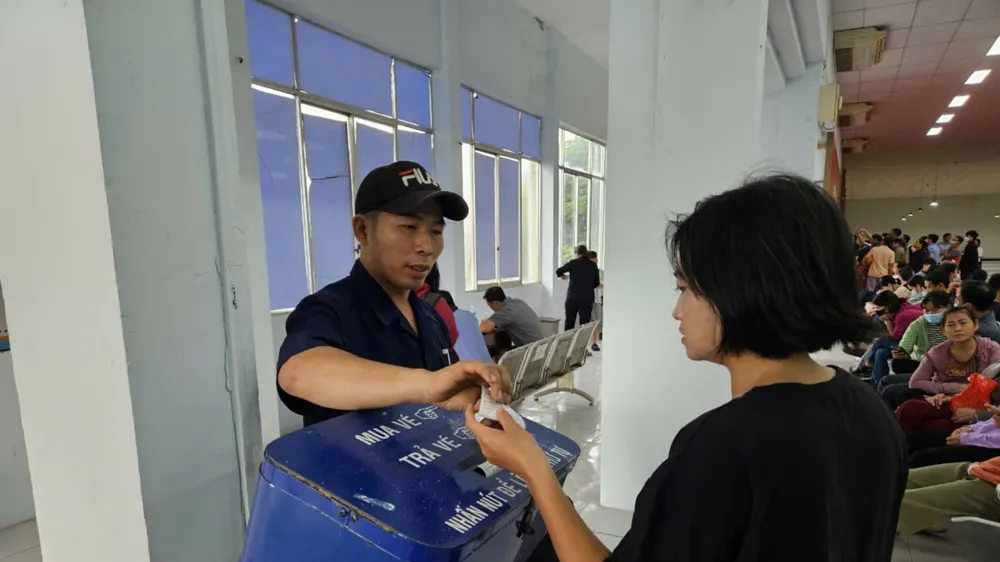 Ngành đường sắt lưu ý người dân khi mua vé tàu Tết 2025
