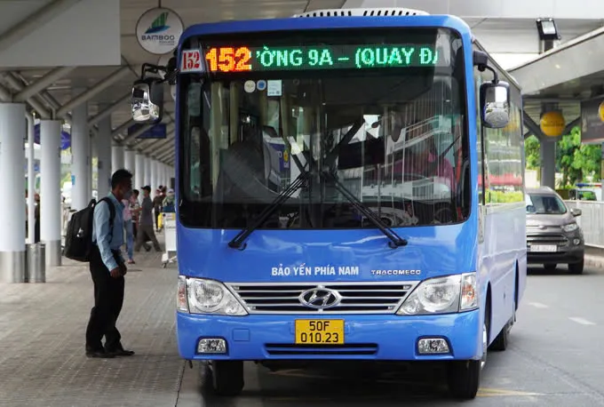 Tăng cường xe buýt kết nối sân bay Tân Sơn Nhất