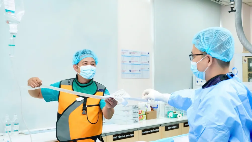 Sau chiếc áo chì