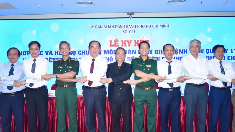Hợp lực đầu tư chuyên môn cho bệnh viện cửa ngõ TPHCM 