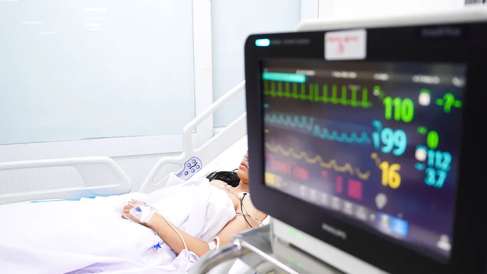 Hai cô gái thoát chết kể lại giây phút kinh hoàng trong vụ cháy quán ăn trên đường Trần Hưng Đạo