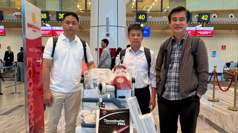 Bệnh viện Chợ Rẫy mang theo máy ECMO đến Phú Quốc hỗ trợ cứu nạn nhân 