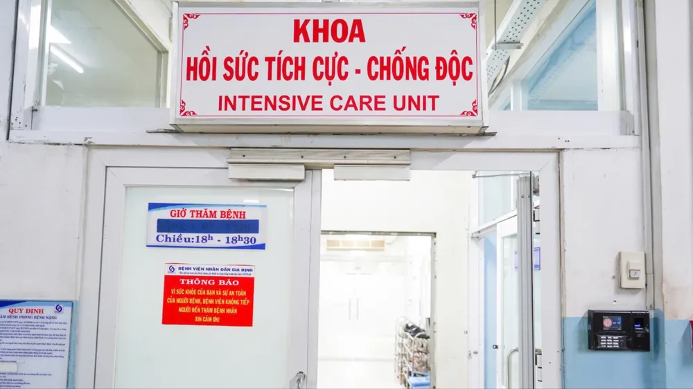 Kích hoạt quy trình cấp cứu hàng loạt, tiếp nhận 8 nạn nhân trong 2 vụ cháy