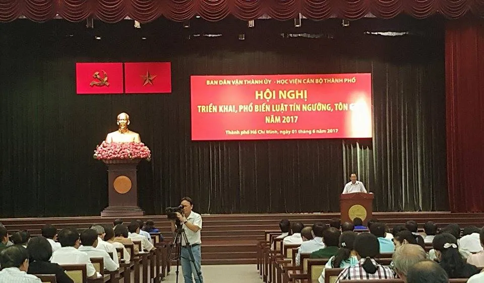 Ông Huỳnh Thành Lập phổ biến những nét lớn của Luật Tín ngưỡng, tôn giáo năm 2017
