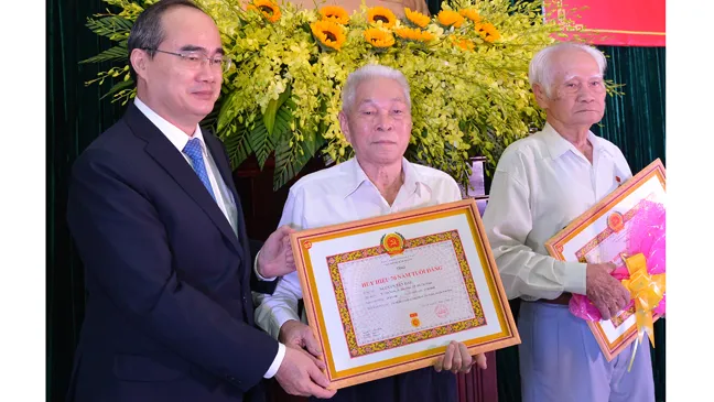 Phát huy truyền thống cách mạng, xây dựng quê hương 18 thôn vườn trầu giàu đẹp