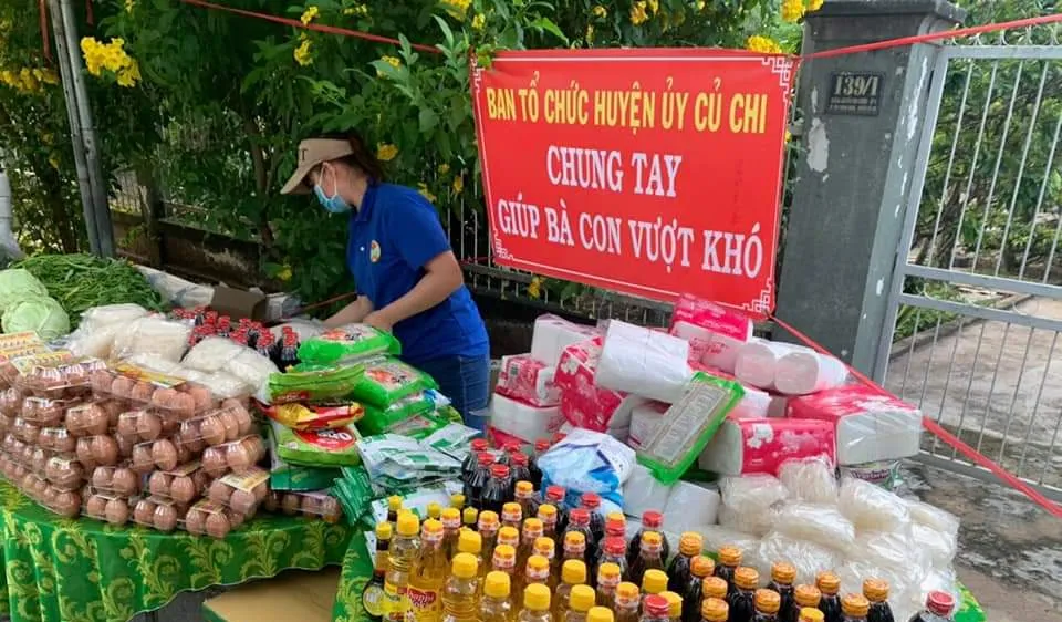  Nhiều mô hình tình nguyện hỗ trợ người dân những ngày giãn cách phòng, chống dịch Covid-19