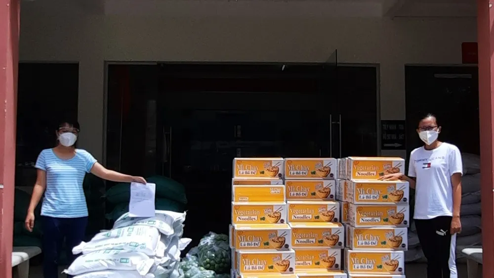 Hơn 1.000 phần quà hỗ trợ công nhân lao động trong các khu trọ 