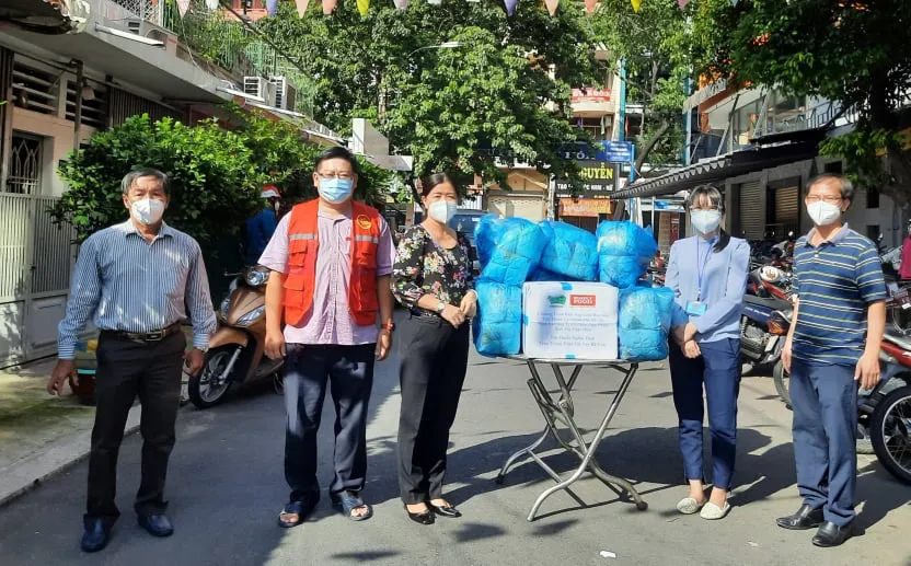 Hơn 8.000 túi thuốc điều trị Covid-19 được trao cho F0 cách ly tại nhà 