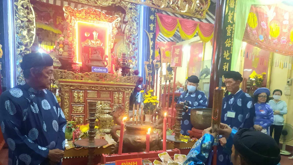 Lễ cúng đất đai, tiền hiền