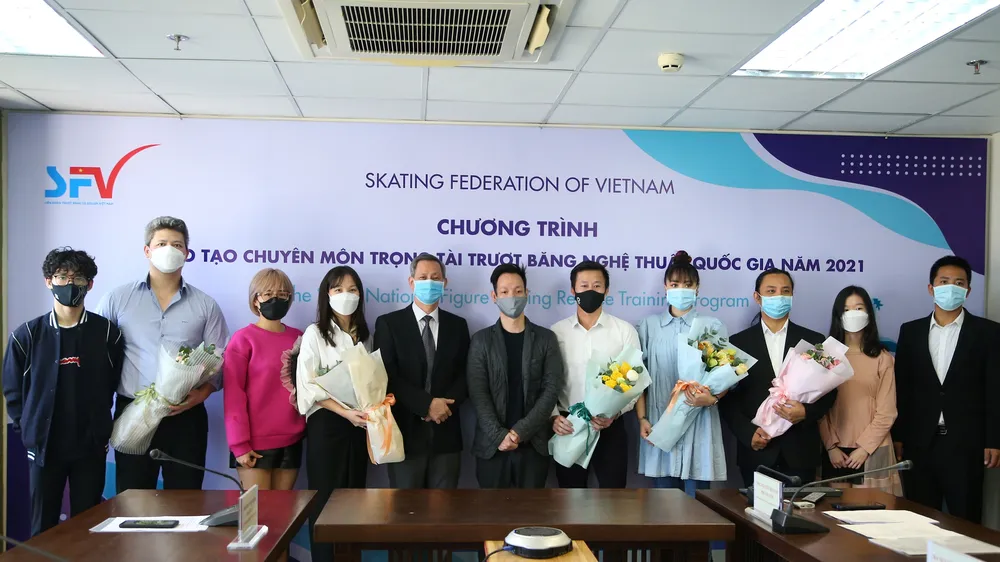Chương trình đào tạo chuyên môn trọng tài trượt băng nghệ thuật quốc gia 2021 đã khai mạc vào sáng ngày 23-12 tại Hà Nội