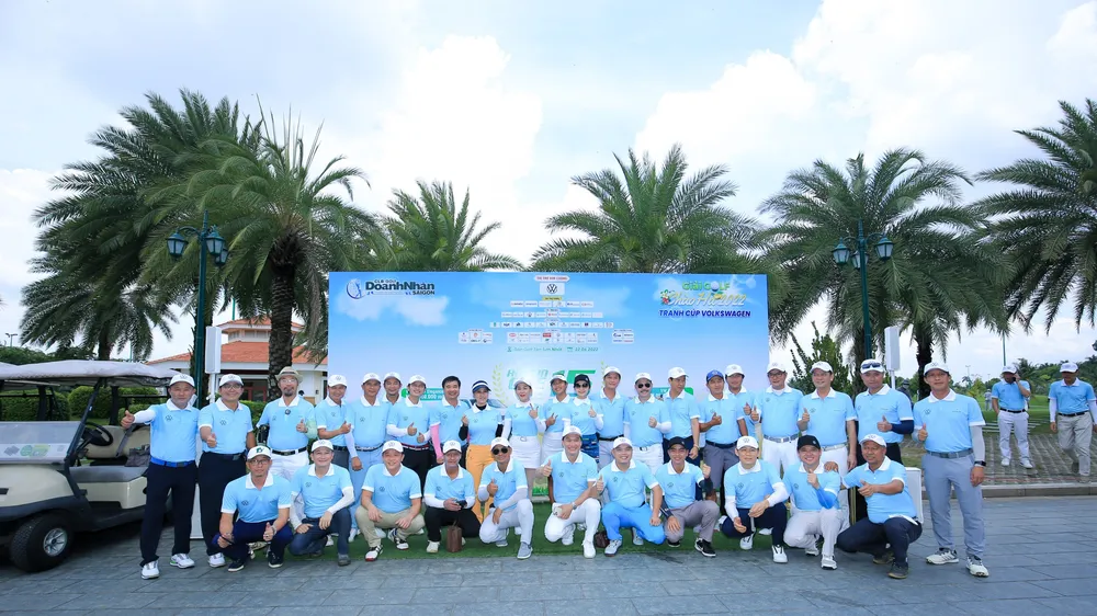 Các golf thủ tham dự giải đấu do CLB Golf Doanh nhân Sài Gòn tổ chức