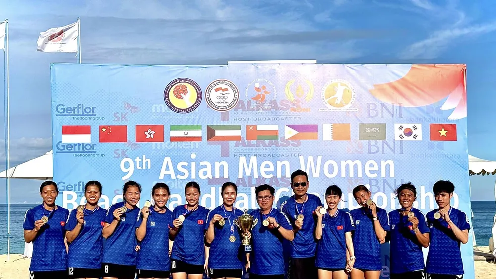 Đội tuyển BNBB nữ Việt Nam giành ngôi vô địch tại giải BNBB nam, nữ châu Á lần thứ 9. Ảnh: VHF