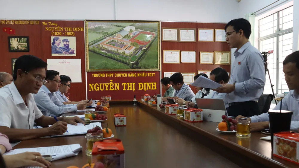 Buổi khảo sát của Ban VH-XH HĐND TPHCM tại trường Năng khiếu TDTT Nguyễn Thị Định. Ảnh: THANH TÙNG