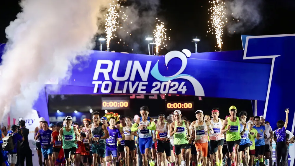 Run To Live 2024 hào hứng từ phút giây khởi đầu. Ảnh DŨNG PHƯƠNG 