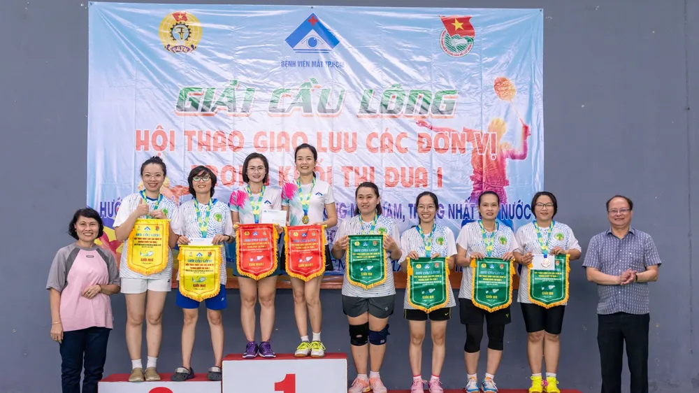 Gần 100 VĐV dự giải cầu lông các đơn vị bệnh viện thuộc khối thi đua 1