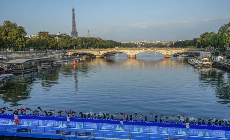 Lễ khai mạc độc đáo và khác biệt diễn ra ở sông Seine