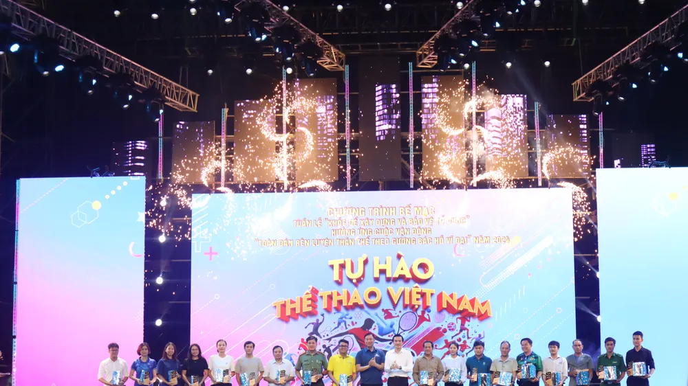 Lễ bế mạc tuần lễ thể thao TPHCM diễn ra vào tối 3-11. Ảnh: THANH TÙNG 