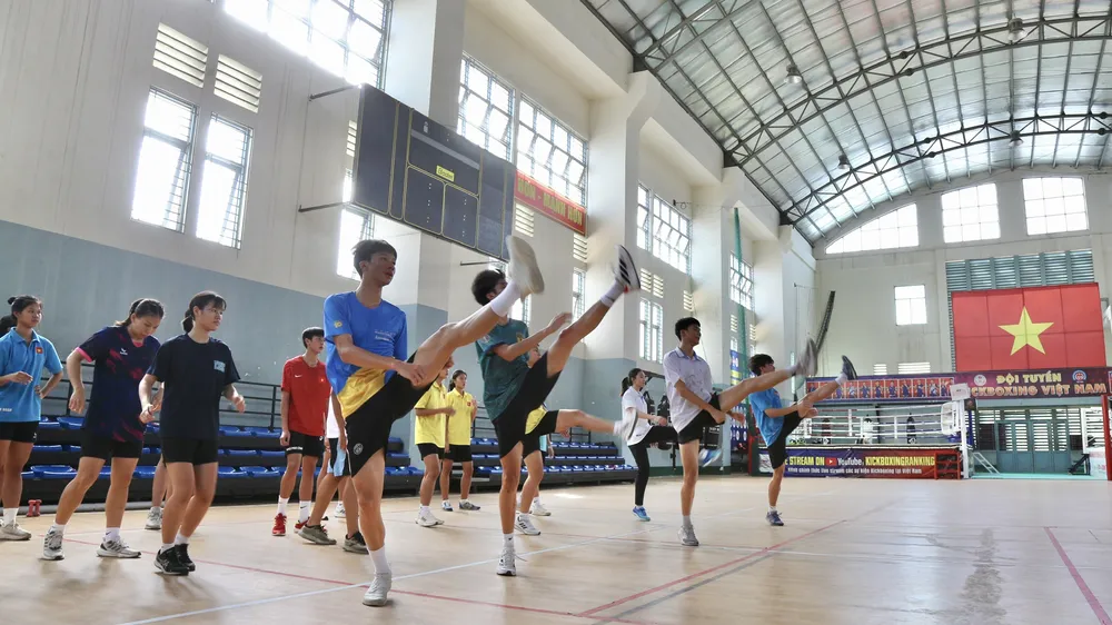 Đội tuyển taekwondo đối kháng trẻ Việt Nam tích cực tập luyện