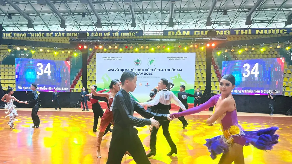 Các VĐV tranh tài 52 bộ huy chương. Ảnh: TRÚC GIANG 