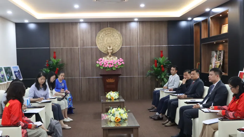 Buổi làm việc giữa đại diện Trung tâm Huấn luyện thể thao quốc gia và Viện Khoa học thể thao Trung Quốc. Ảnh: THANH TÙNG 