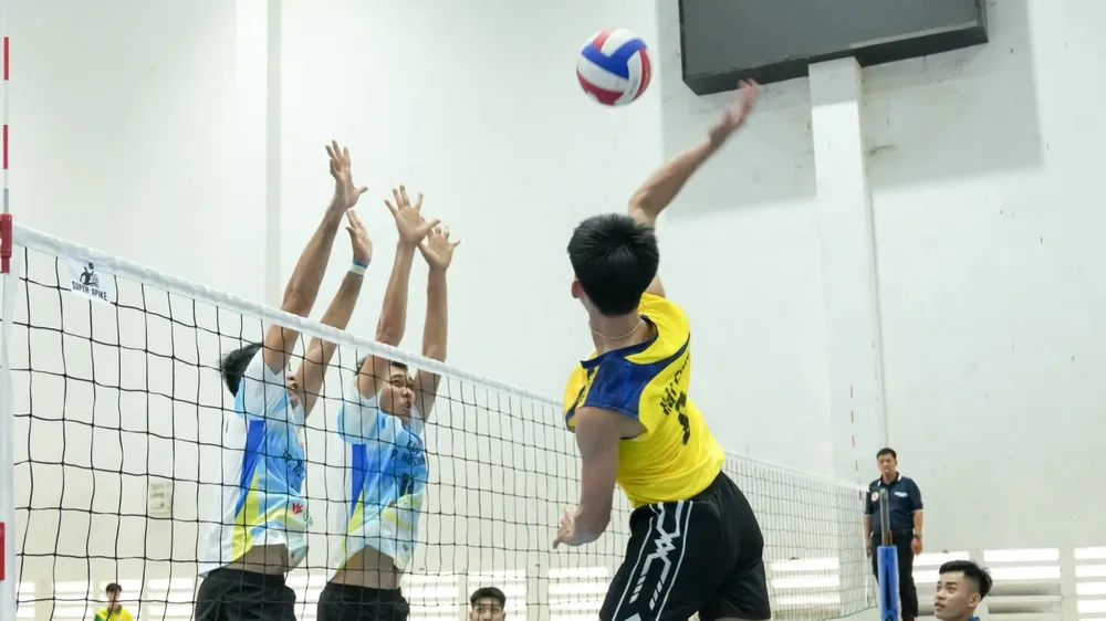 Đại hội tổ chức thi đấu 2 nội dung: bóng chuyền nam và bóng chuyền nữ 