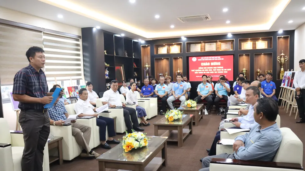 Quang cảnh buổi làm việc. Ảnh: THANH TÙNG 