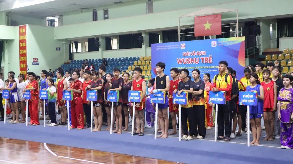 Hơn 300 VĐV tham dự giải. Ảnh: THANH TÙNG 