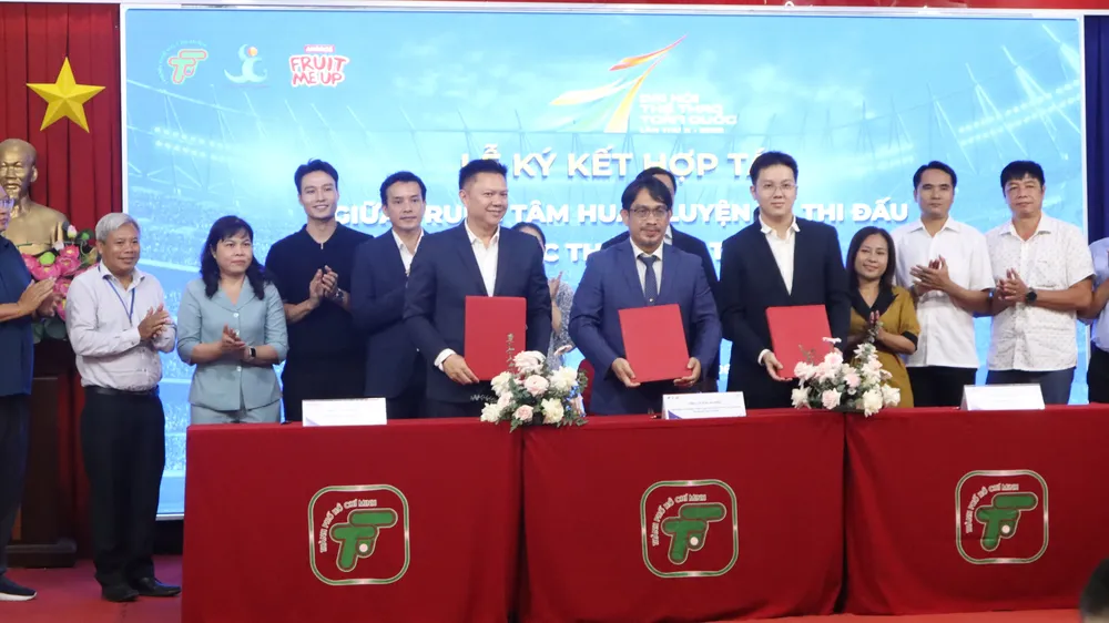 Quang cảnh lễ ký kết hợp tác. Ảnh: THANH TÙNG 