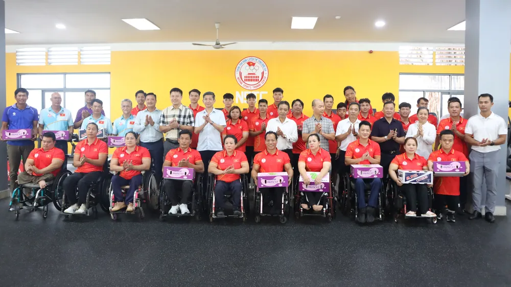 Lãnh đạo Bộ VH-TT-DL và Cục TDTT Việt Nam kiểm tra quá trình huấn luyện và động viên các VĐV dự Asiad 20 và ASIAN Para Games 2026. Ảnh: THANH TÙNG 
