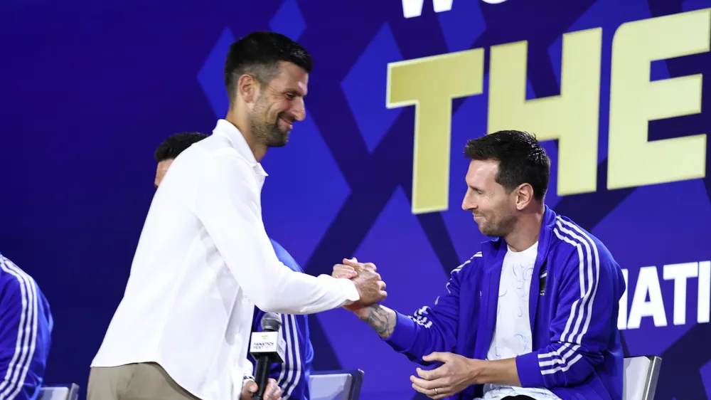 Novak Djokovic gặp và giao lưu với Lionel Messi trước thềm trận chung kết World Cup ở New York. Ảnh Trung Nghĩa