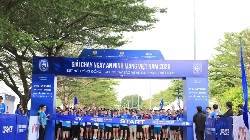 Hơn 1.000 người tham dự giải chạy