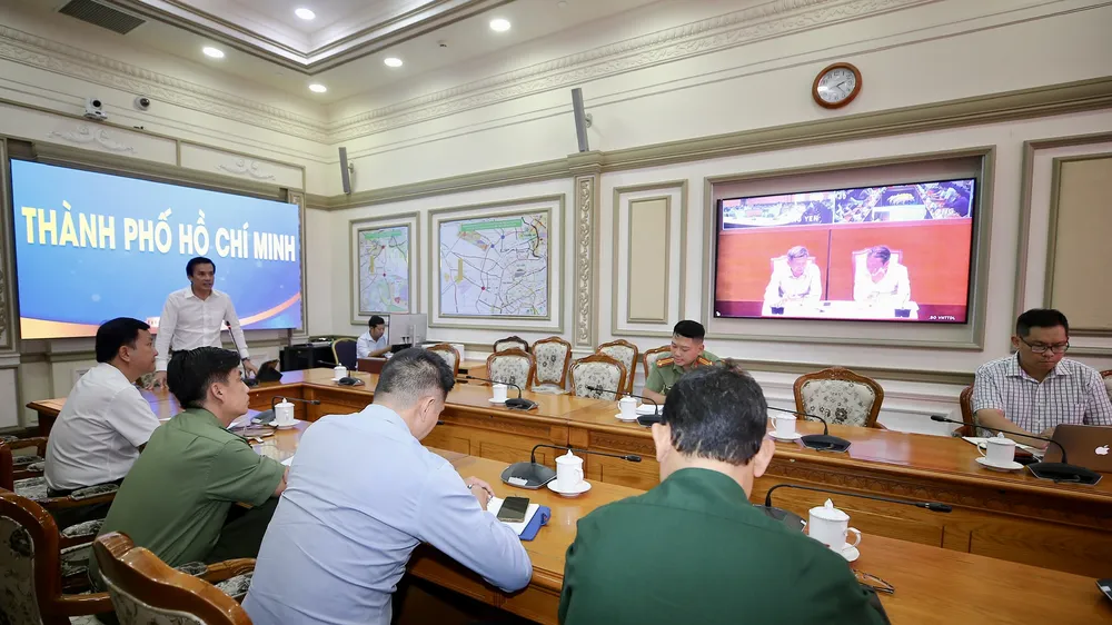 Buổi họp công tác chuẩn bị lễ phát động tại điểm cầu TPHCM. Ảnh: DŨNG PHƯƠNG 