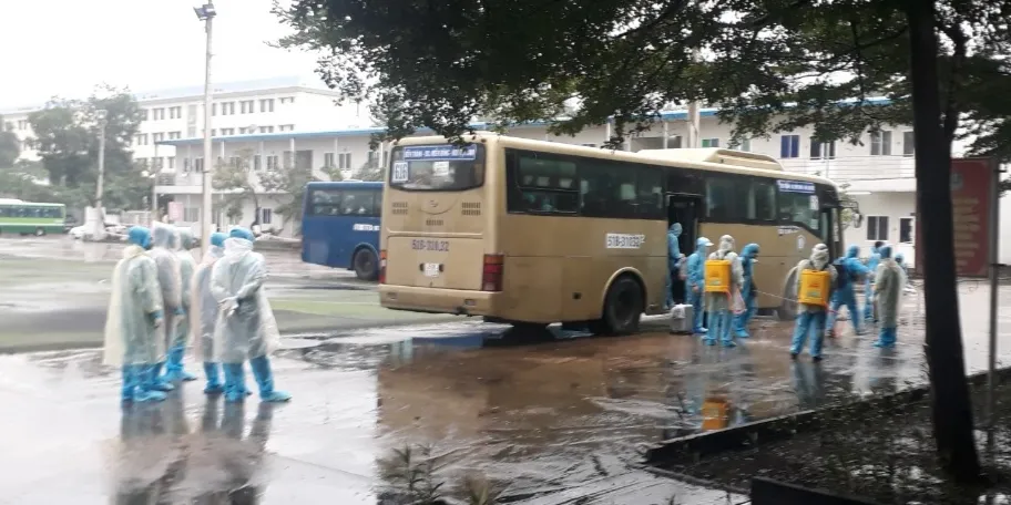 Đồng Nai đón 308 công dân từ Hàn Quốc về khu cách ly.