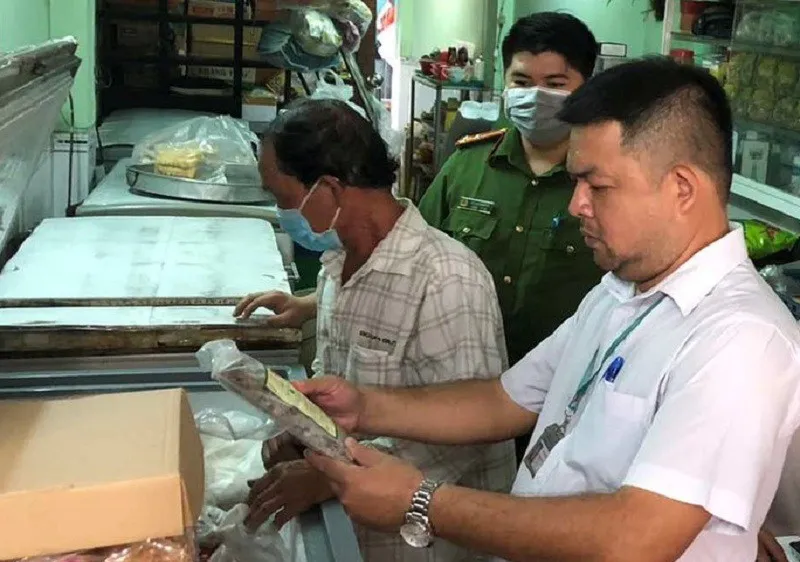 Đoàn kiểm tra an tòa thực phẩm tăng cường giám sát các cơ sở kinh doanh